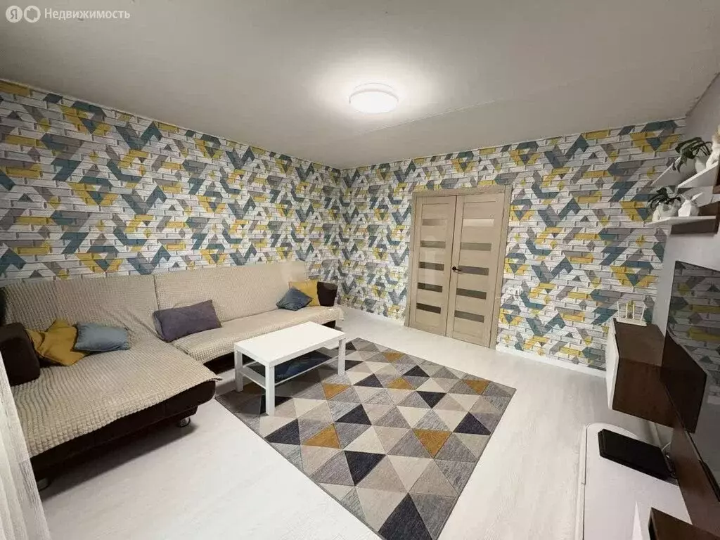 3-комнатная квартира: Челябинск, улица Салавата Юлаева, 17В (71.3 м) - Фото 2