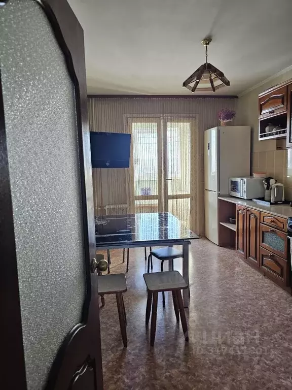 3-к кв. Сахалинская область, Южно-Сахалинск ул. Ленина, 327 (70.0 м) - Фото 0