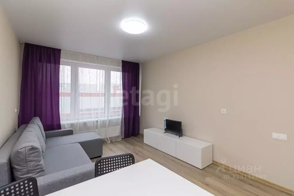 1-к кв. Тюменская область, Тюмень ул. 50 лет Октября, 57В (41.6 м) - Фото 0