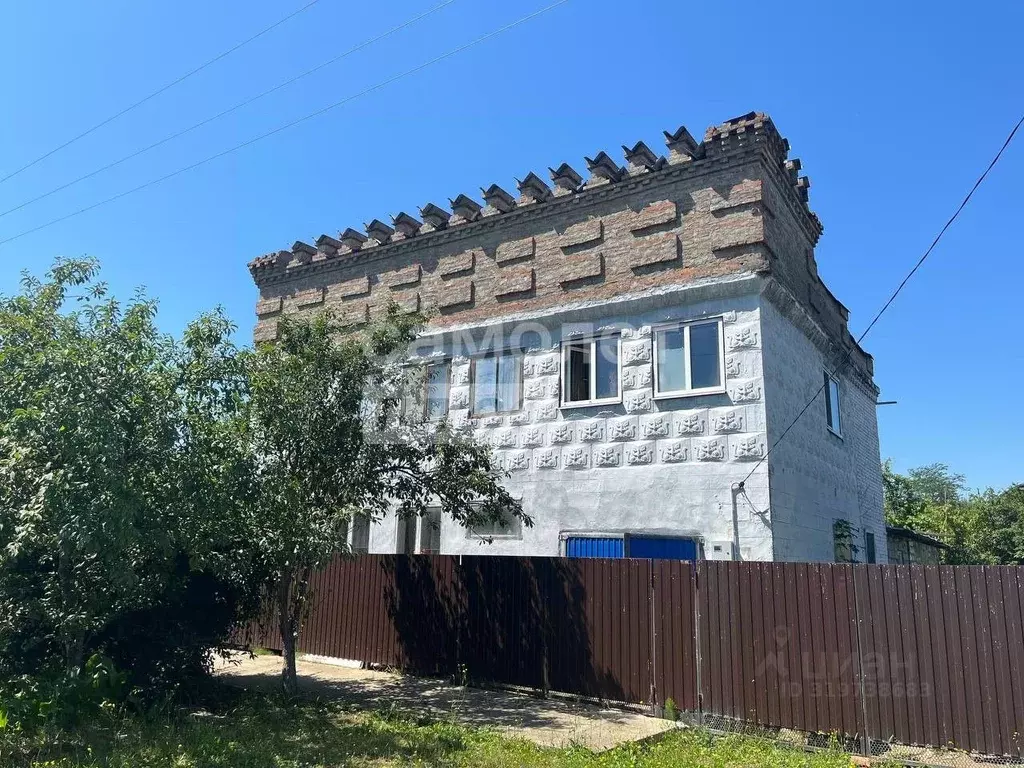 Дом в Краснодарский край, Апшеронск Николенская ул., 104 (238 м) - Фото 1