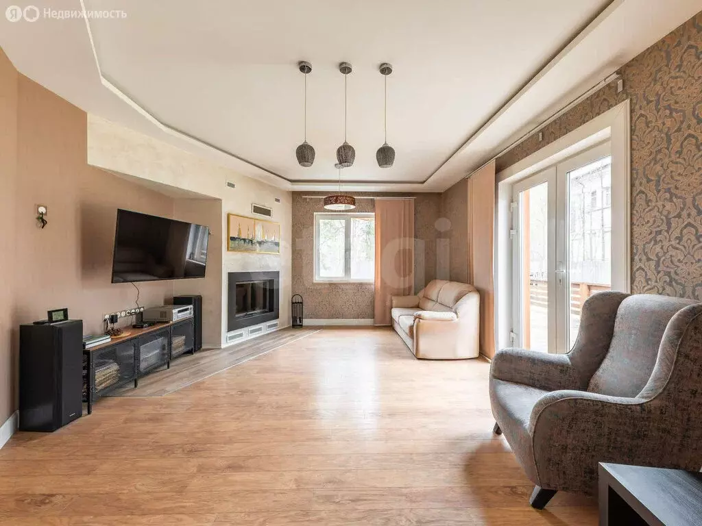 Дом в Петергоф, Средняя улица (225 м) - Фото 2