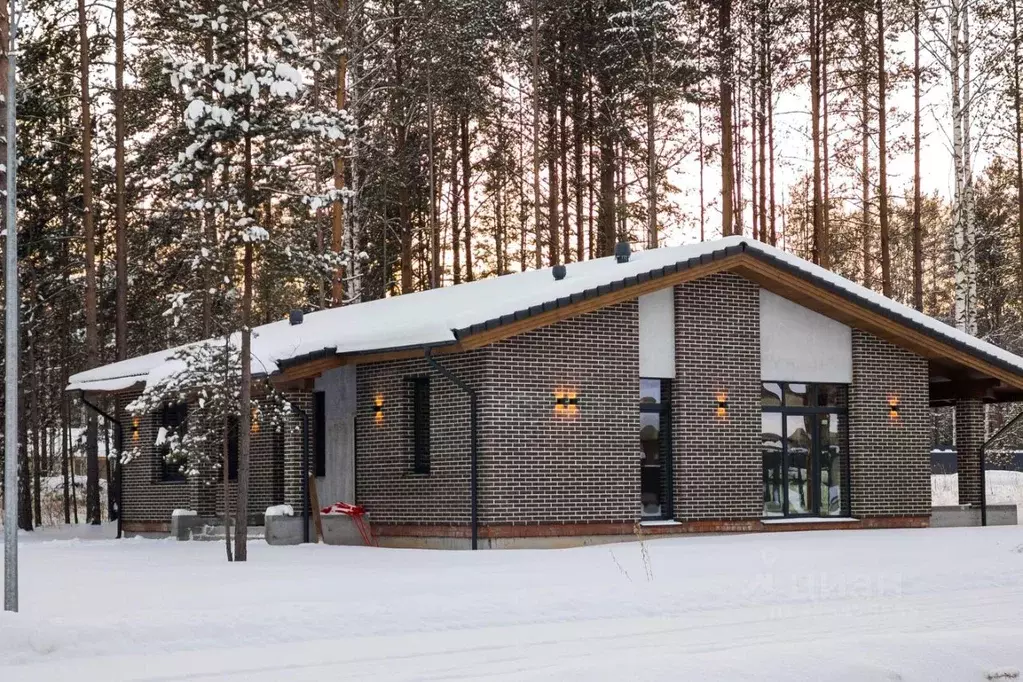 Дом в Свердловская область, Сысертский муниципальный округ, пос. ... - Фото 1