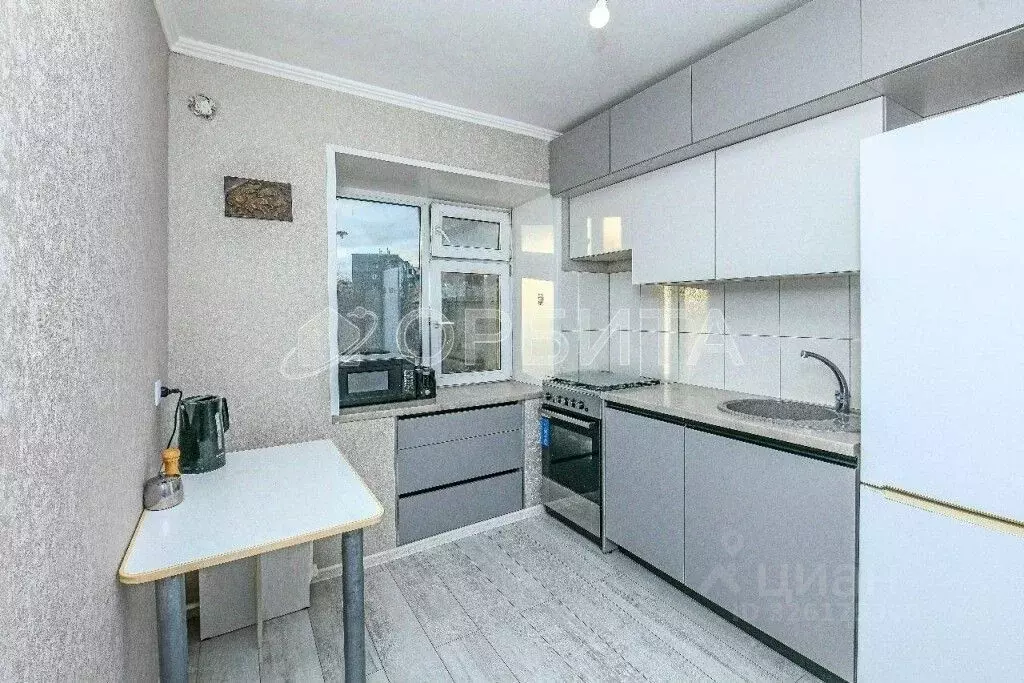 2-к кв. Тюменская область, Тюмень Жигулевская ул., 3 (42.9 м) - Фото 1