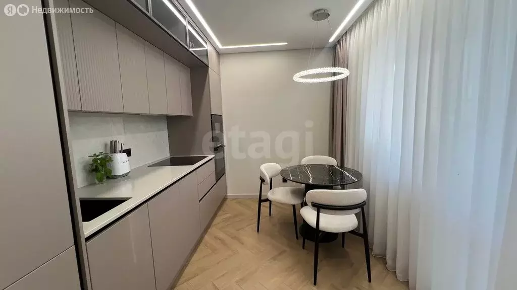 2-комнатная квартира: Тюмень, улица Валентины Трофимовой, 4 (59 м) - Фото 1