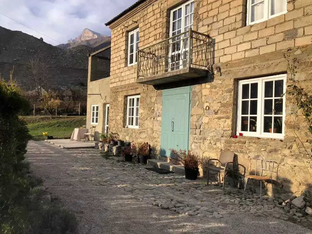 Дом в Кабардино-Балкария, Черекский район, с. Верхняя Балкария ул. ... - Фото 1