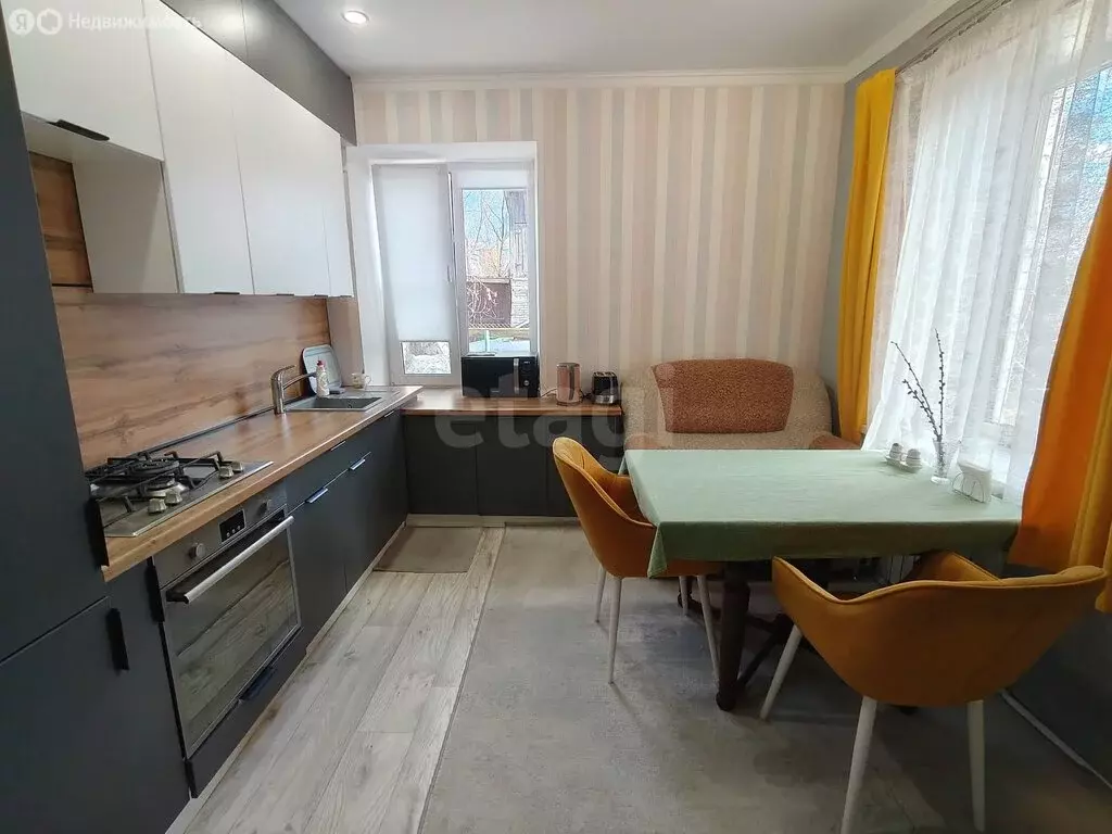 3-комнатная квартира: Шадринск, улица Треугольник Депо, 61 (75.5 м) - Фото 1