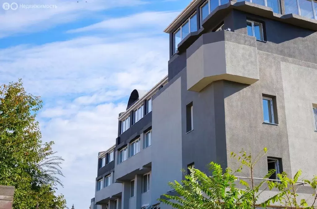 3-комнатная квартира: Алушта, улица Володарского, 9 (90.7 м) - Фото 1
