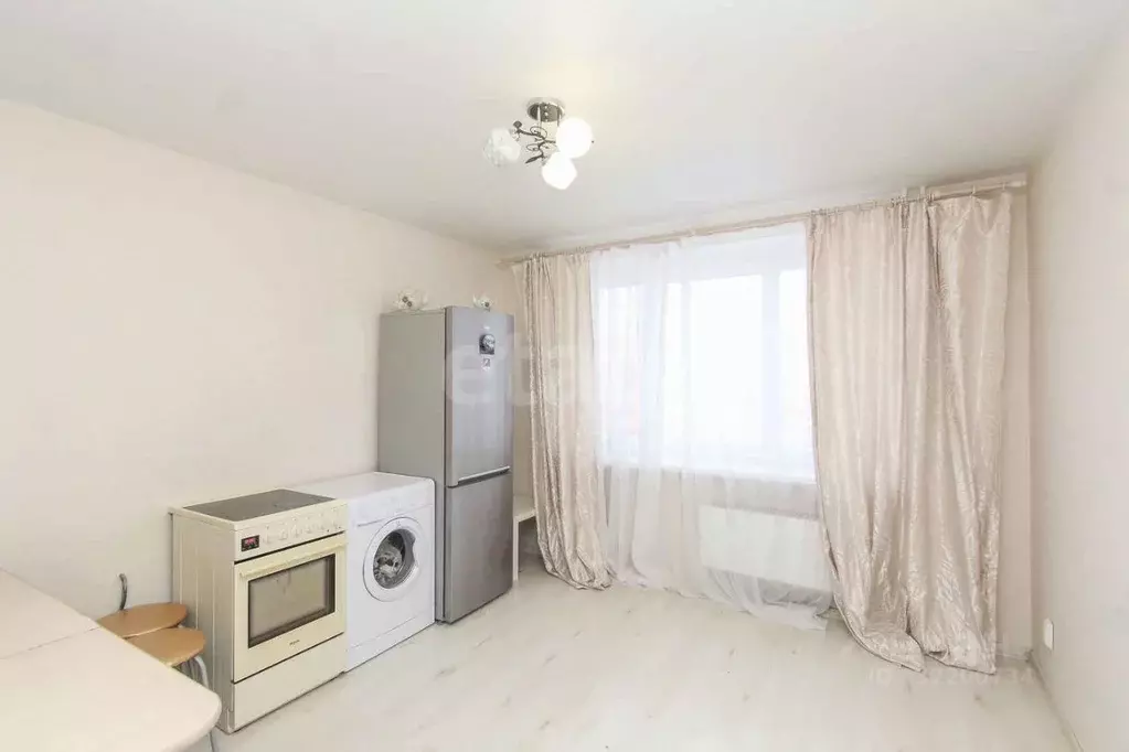 1-к кв. Тюменская область, Тюмень Кремлевская ул., 112к3 (42.0 м) - Фото 1