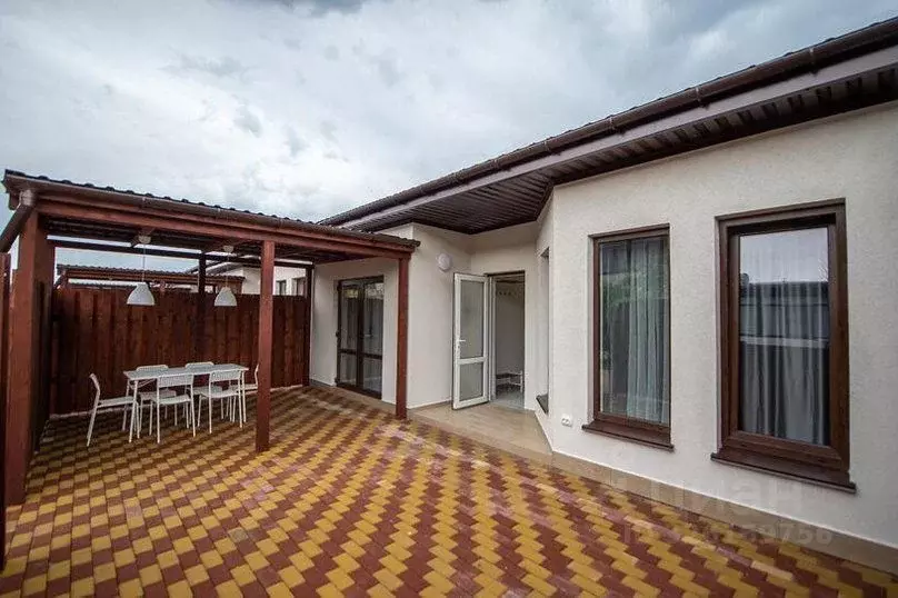 Дом в Крым, Сакский район, Молочненское с/пос, с. Витино ул. ... - Фото 2