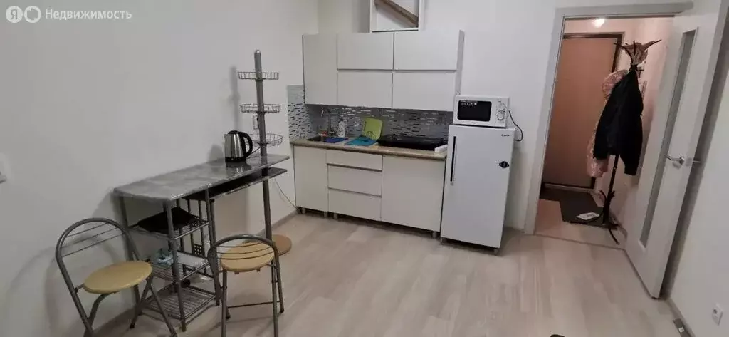 Квартира-студия: Екатеринбург, улица 40-летия Комсомола, 35/4 (18.4 м) - Фото 1