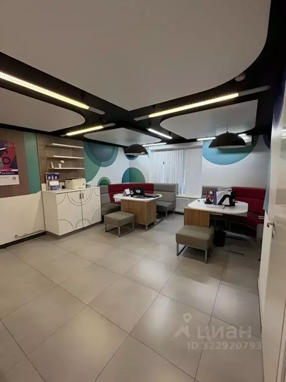 Торговая площадь в Ленинградская область, Гатчина Соборная ул., 20 (68 ... - Фото 1