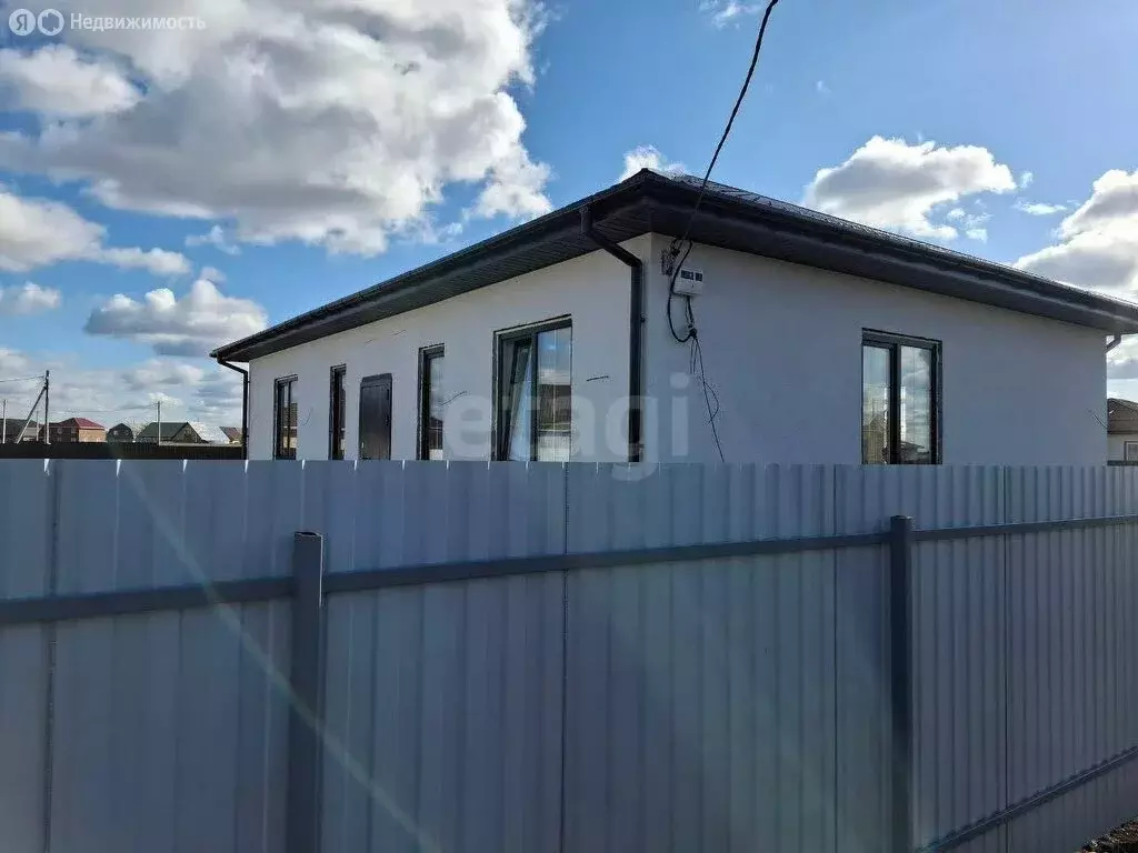 Дом в Магистральный, Вишнёвый проезд (100 м) - Фото 1