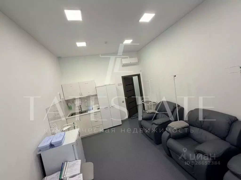 Помещение свободного назначения в Татарстан, Казань ул. Павлюхина, 99б ... - Фото 2