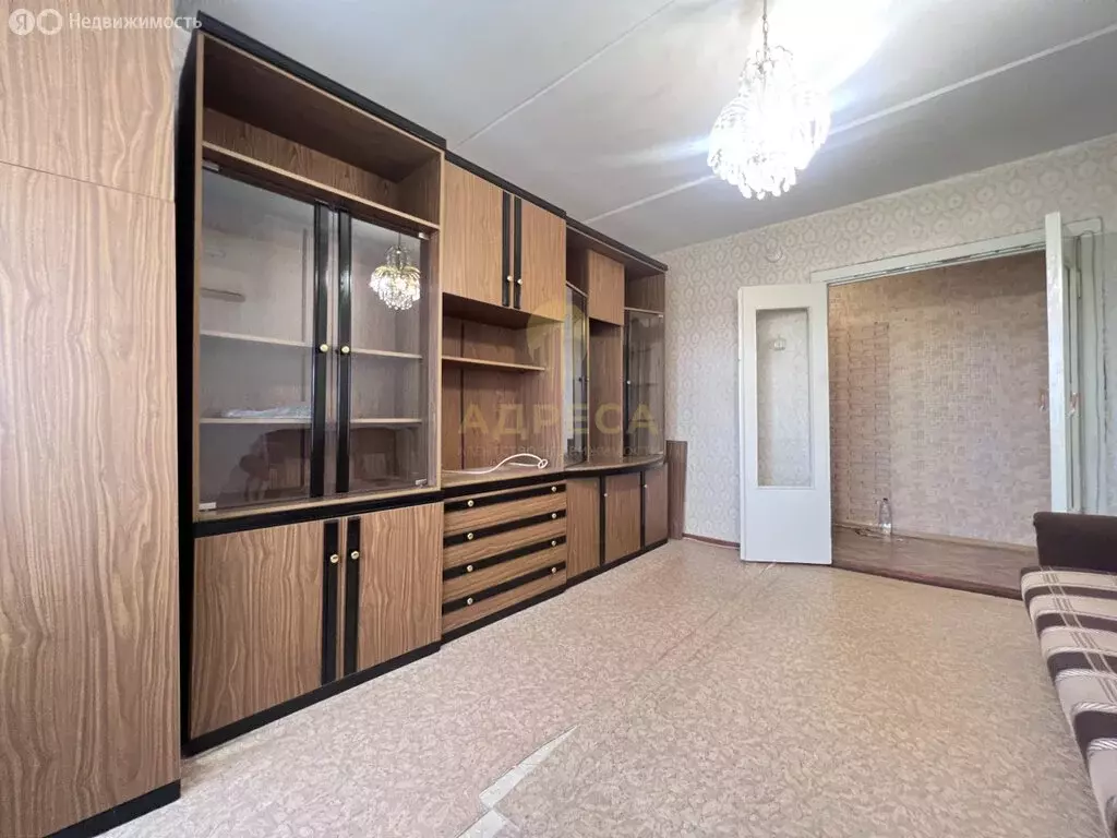 2-комнатная квартира: Кувандык, улица Маршала Жукова, 13 (47.8 м) - Фото 0