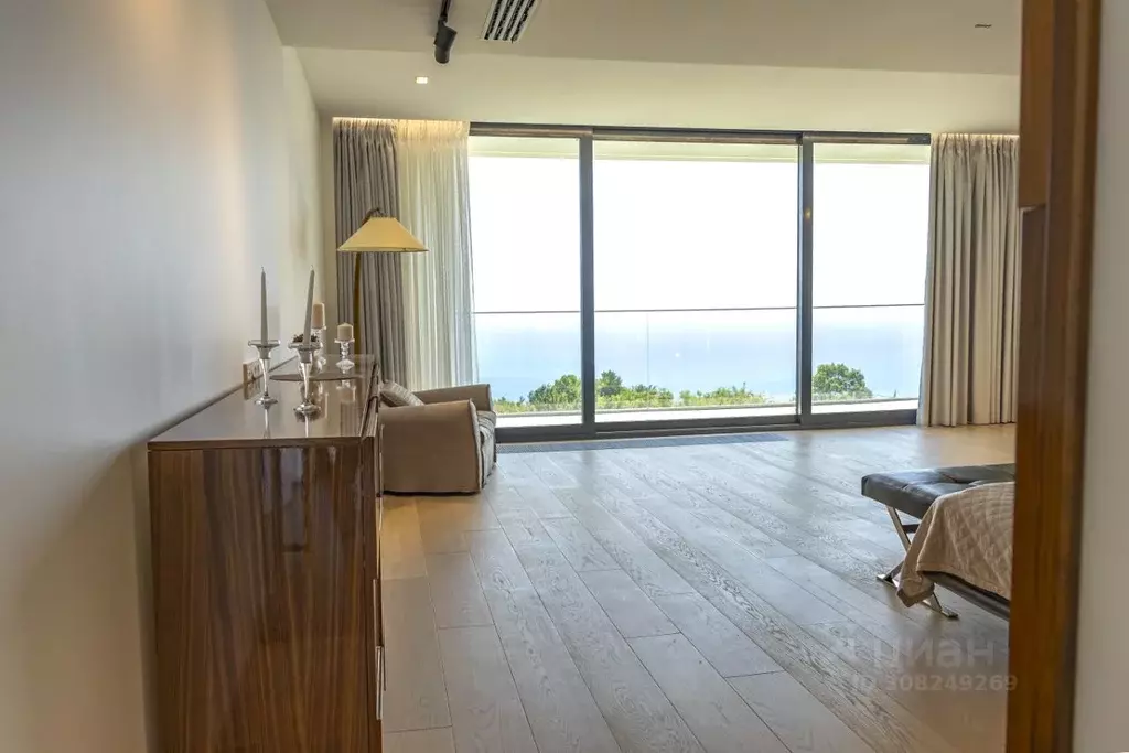 Дом в Крым, Ялта городской округ, Краснокаменка пгт  (450 м) - Фото 1