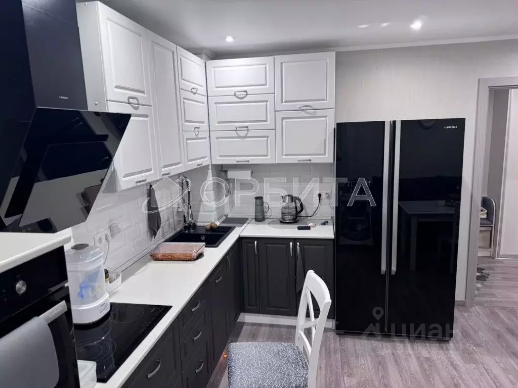 3-к кв. Тюменская область, Тюмень ул. Газопромысловая, 2 (69.0 м) - Фото 0