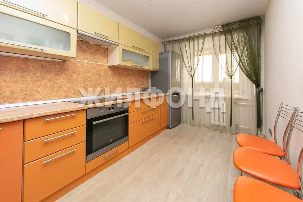 3-к кв. Томская область, Томск ул. Ивана Черных, 75 (68.0 м) - Фото 1