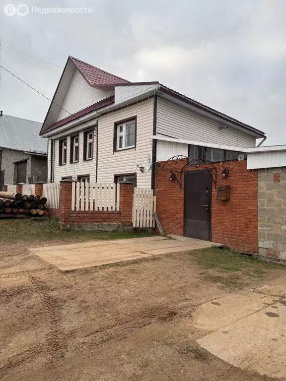 Дом в Воткинск, улица Кирова, 167 (100 м) - Фото 1