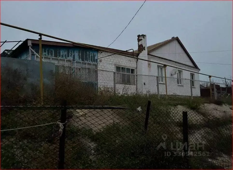 Дом в Астраханская область, Володарский район, с. Сизый Бугор ул. ... - Фото 2