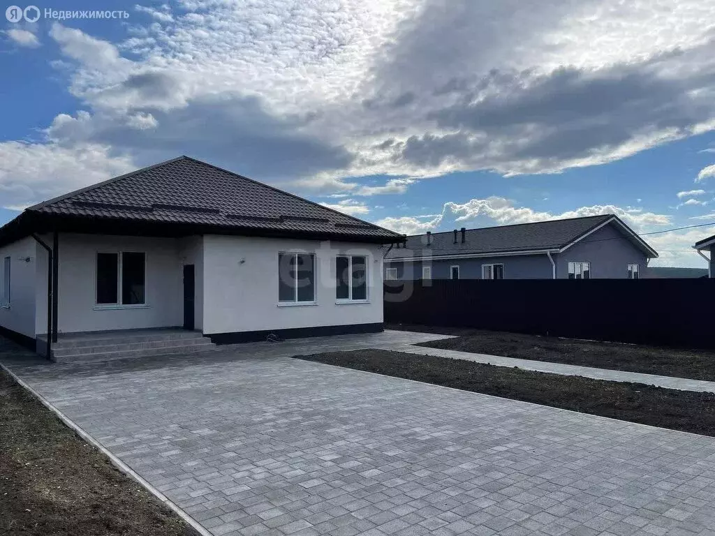 Дом в Трудовское сельское поселение, село Строгоновка, улица Куванчлы ... - Фото 2