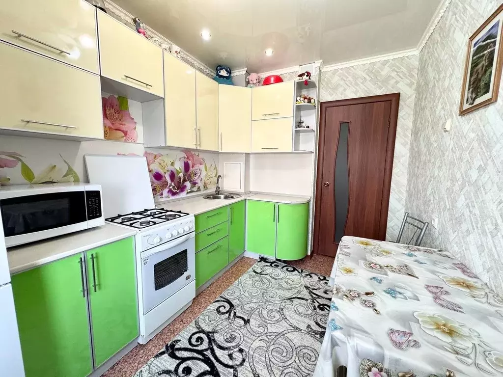 3-к кв. Татарстан, Нижнекамск ул. Сююмбике, 9 (65.2 м) - Фото 0