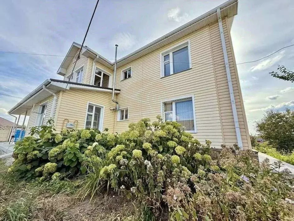 Дом в Белгородская область, Старооскольский городской округ, с. ... - Фото 1