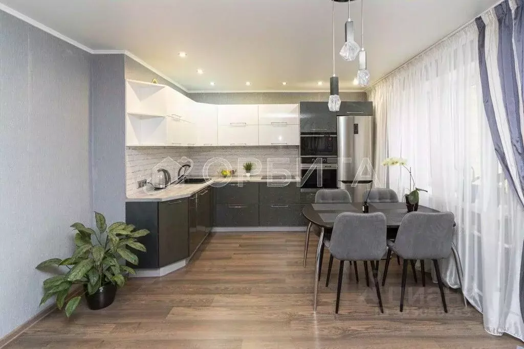 2-к кв. Тюменская область, Тюмень Широтная ул., 189к1 (91.6 м) - Фото 1