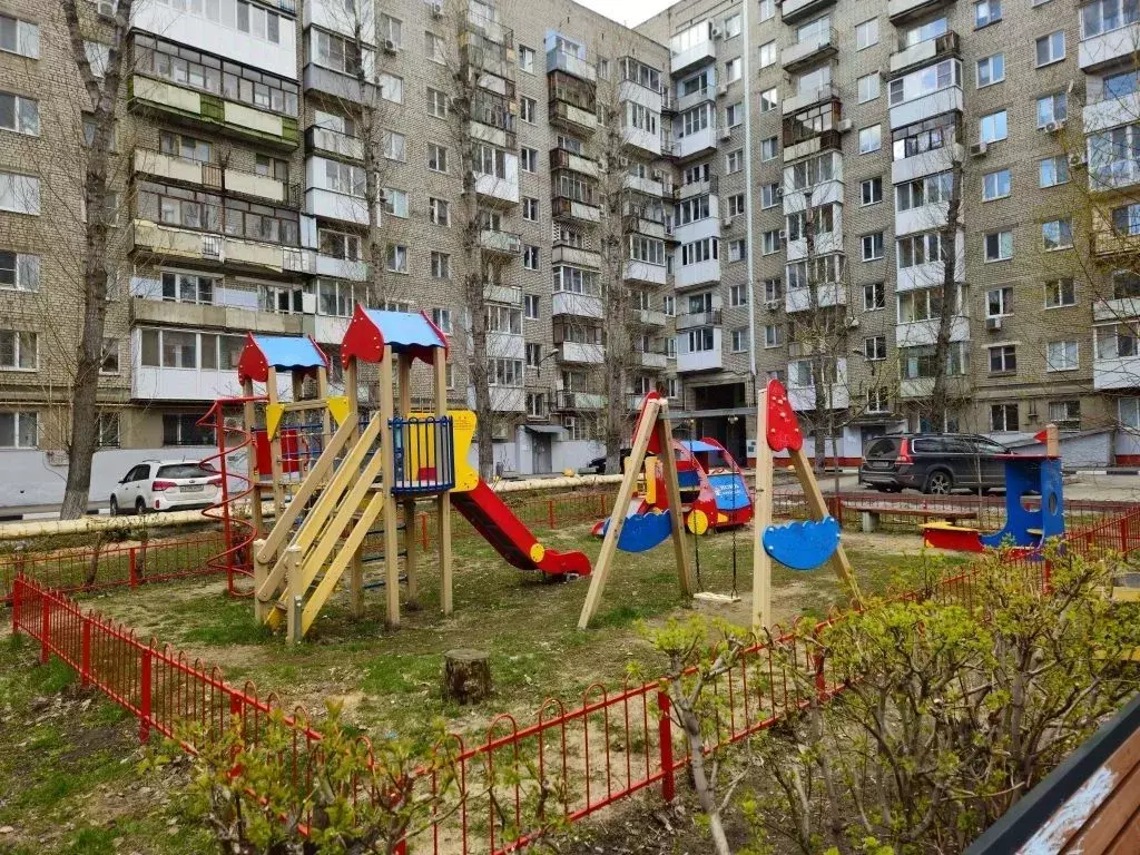 2-к кв. Саратовская область, Саратов Университетская ул., 24/30 (42.2 ... - Фото 1