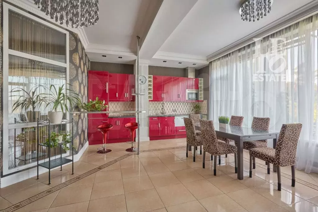 4-к. квартира, 210 м, 4/4 эт. - Фото 0
