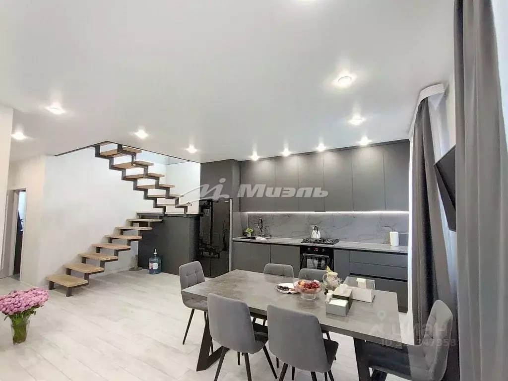 Дом в Крым, Симферопольский район, Добровское с/пос, с. Пионерское ул. ... - Фото 1