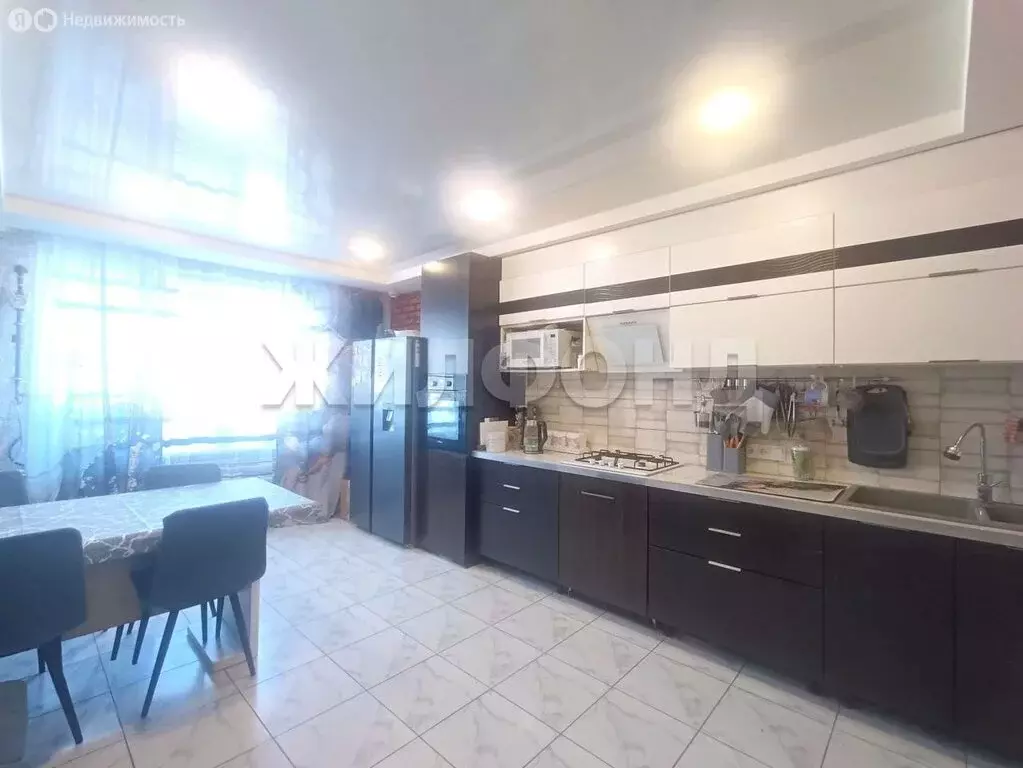 Дом в Новосибирская область, рабочий посёлок Колывань, улица Пушкина ... - Фото 1