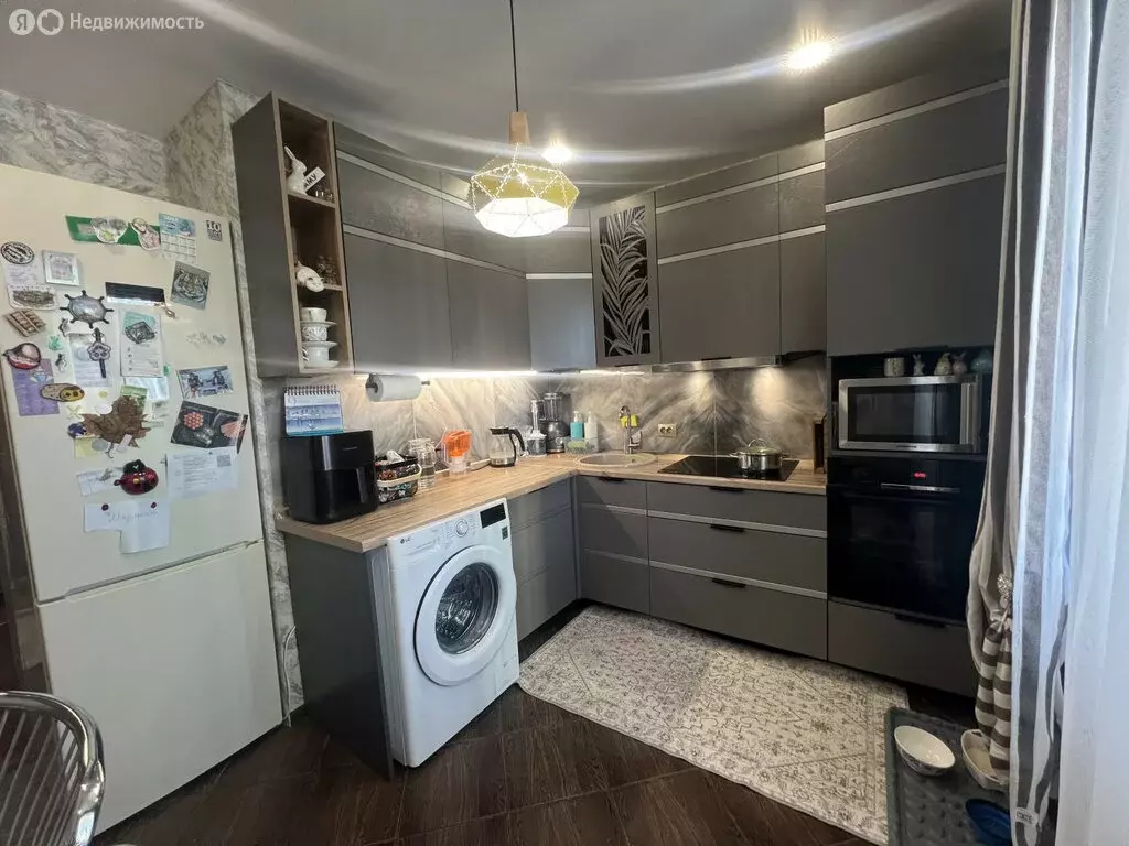 3-комнатная квартира: Брянск, улица Комарова, 49 (63 м) - Фото 1