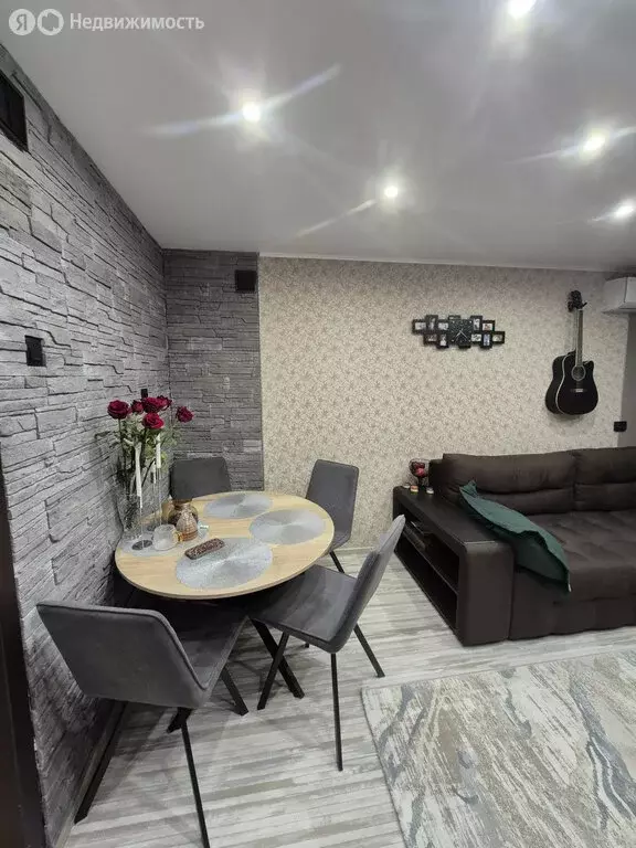 2-комнатная квартира: Ялуторовск, улица Бахтиярова, 62А (48.3 м) - Фото 2