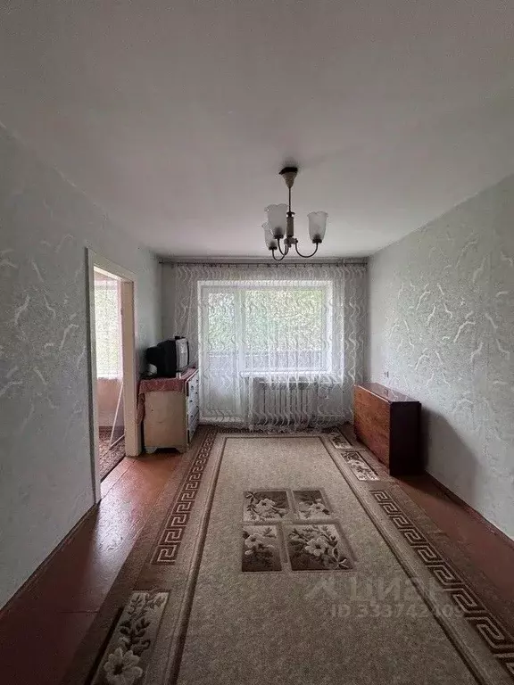 3-к кв. Хакасия, Усть-Абакан рп ул. Пирятинской дивизии, 5 (48.0 м) - Фото 1