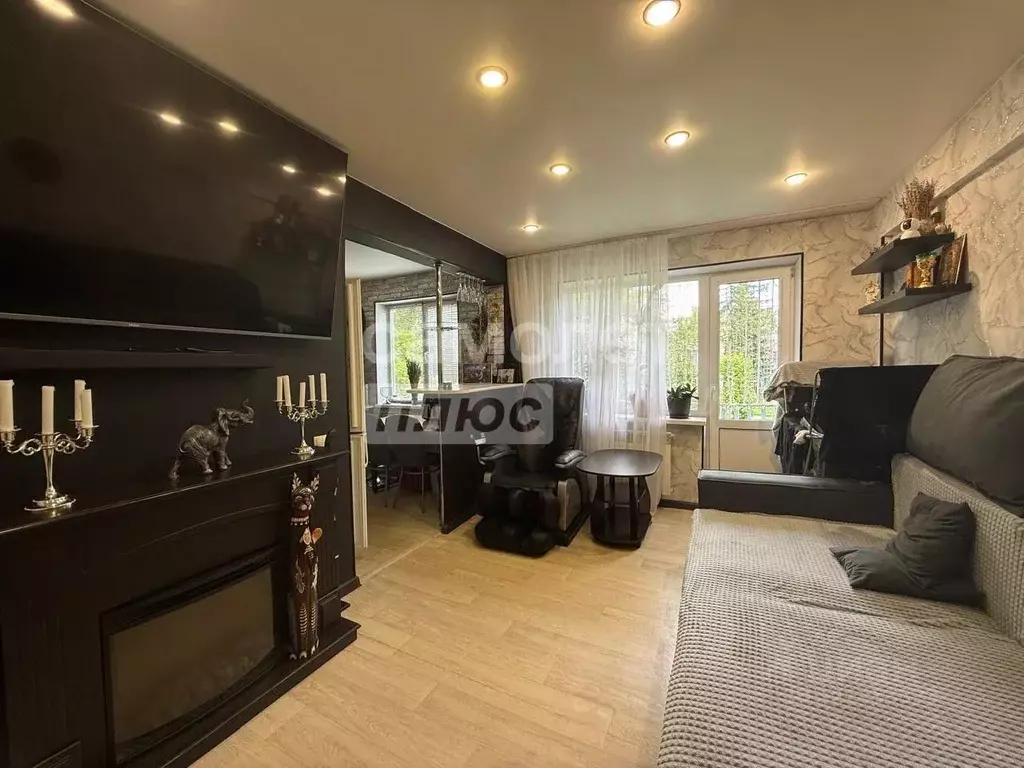 3-к кв. Омская область, Омск Заозерная ул., 3А (58.5 м) - Фото 1