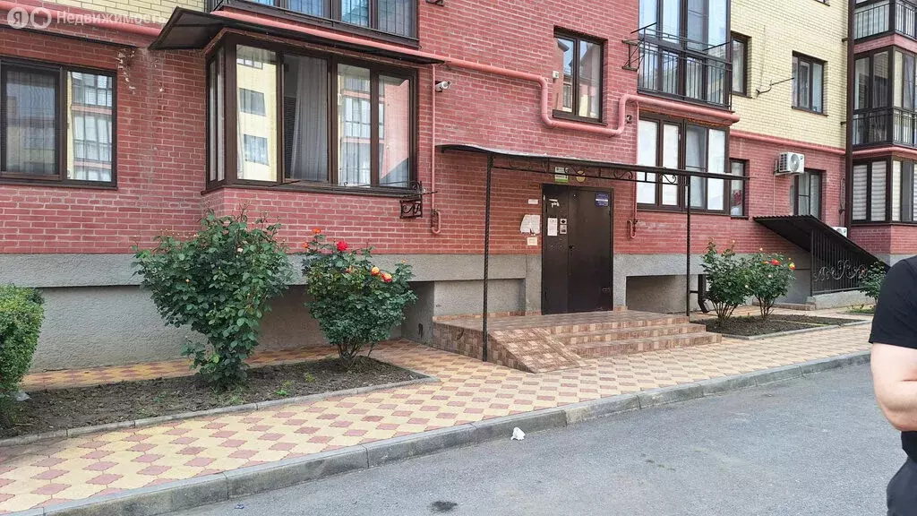 2-комнатная квартира: Владикавказ, улица Билара Кабалоева, 12А (78.4 ... - Фото 1