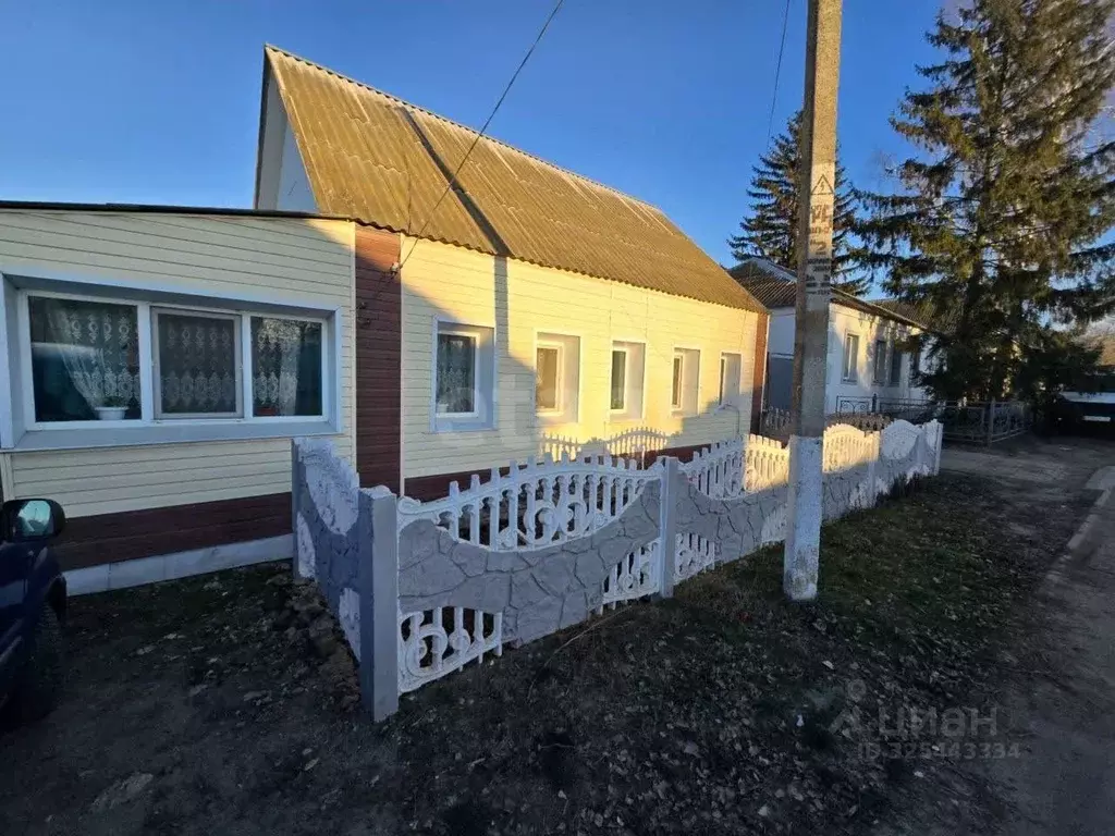 Дом в Белгородская область, Валуйки ул. Чернышевского, 46 (80 м) - Фото 1