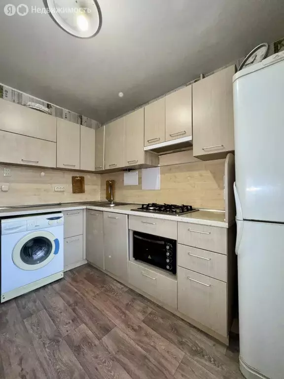 3-комнатная квартира: Красноуфимск, улица Куйбышева, 57 (60.6 м) - Фото 1