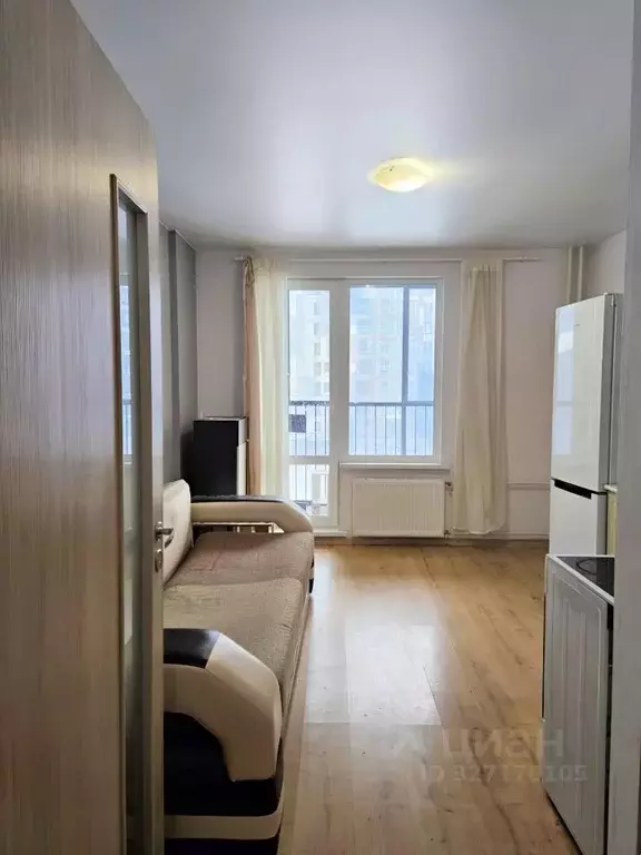 Студия Санкт-Петербург бул. Александра Грина, 3 (27.3 м) - Фото 1