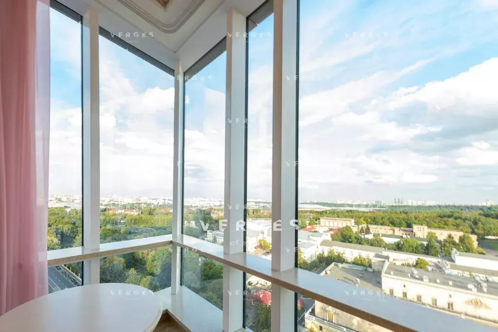 5-к кв. Москва Мосфильмовская ул., 8 (220.0 м) - Фото 0