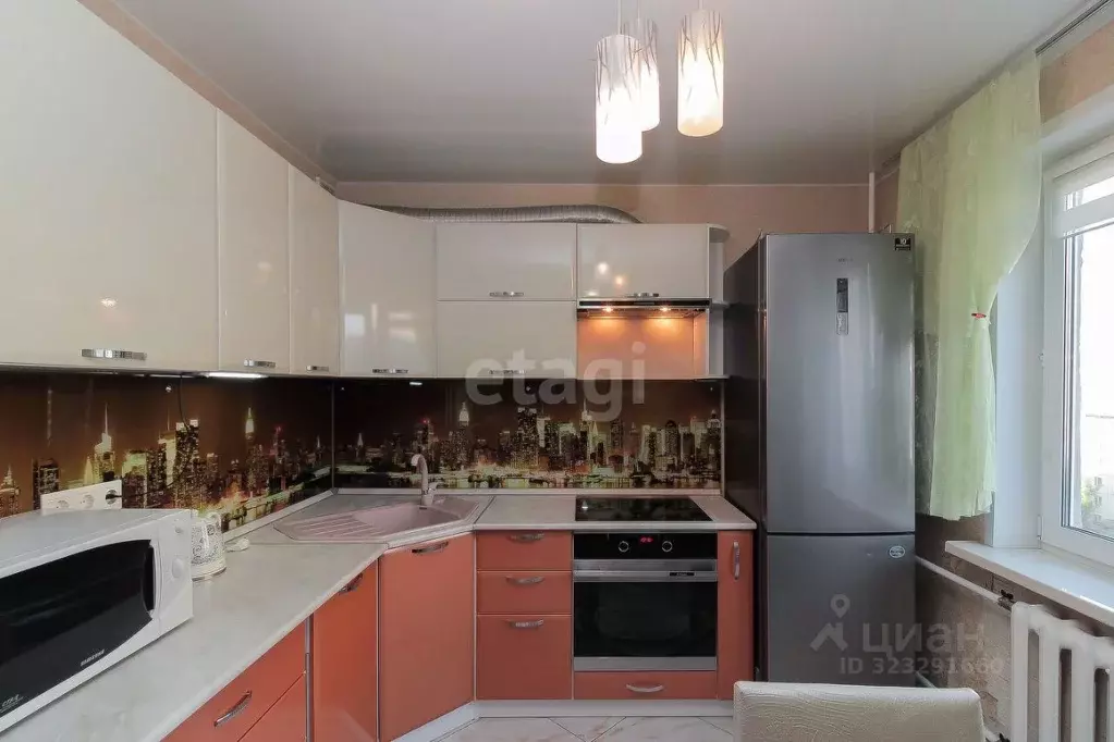 2-к кв. Тюменская область, Тюмень ул. Демьяна Бедного, 98 (50.1 м) - Фото 1