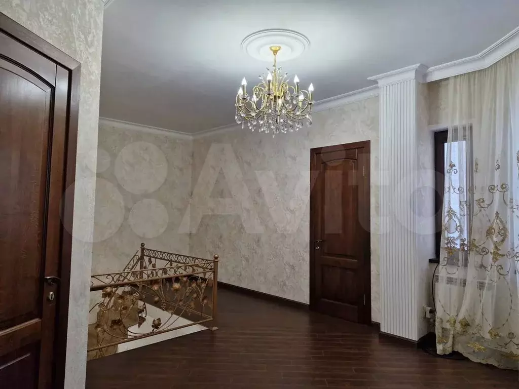 Дом 250 м на участке 4,4 сот. - Фото 1