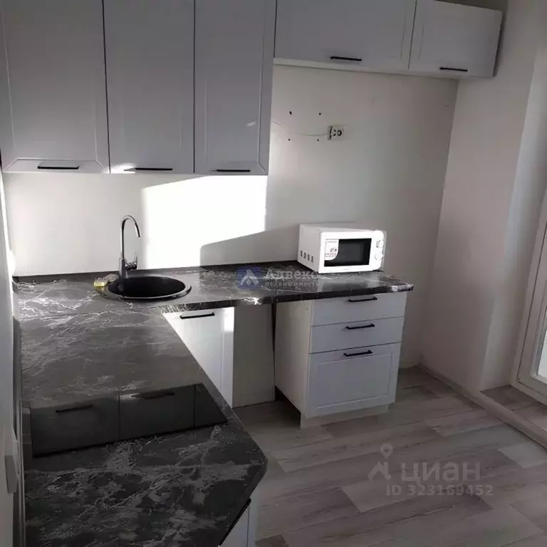 1-к кв. Тюменская область, Тюмень ул. Павла Шарова, 9 (37.0 м) - Фото 2