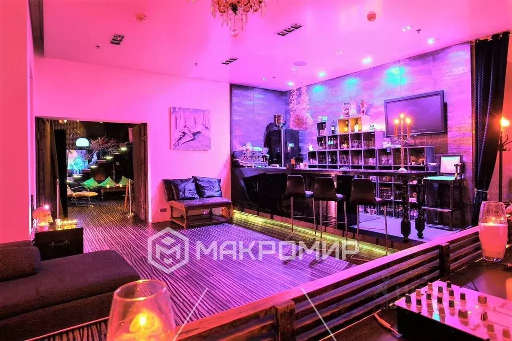 3-к кв. Москва Мосфильмовская ул., 70к1 (250.0 м) - Фото 0