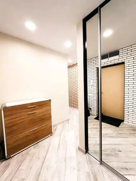 1-к кв. Тюменская область, Тюмень проезд Тихий, 4 (56.4 м) - Фото 2