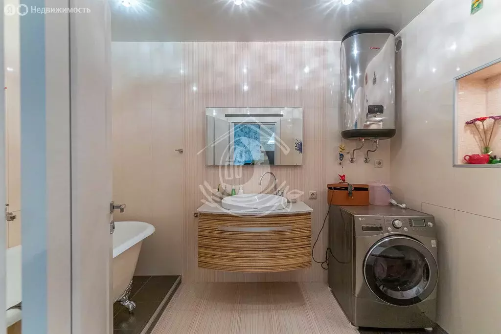 3-комнатная квартира: Барнаул, Взлётная улица, 3 (100 м) - Фото 1