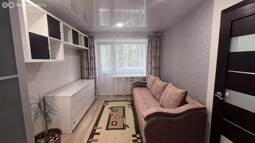 3-комнатная квартира: Верхняя Пышма, улица Уральских Рабочих, 31 ... - Фото 0