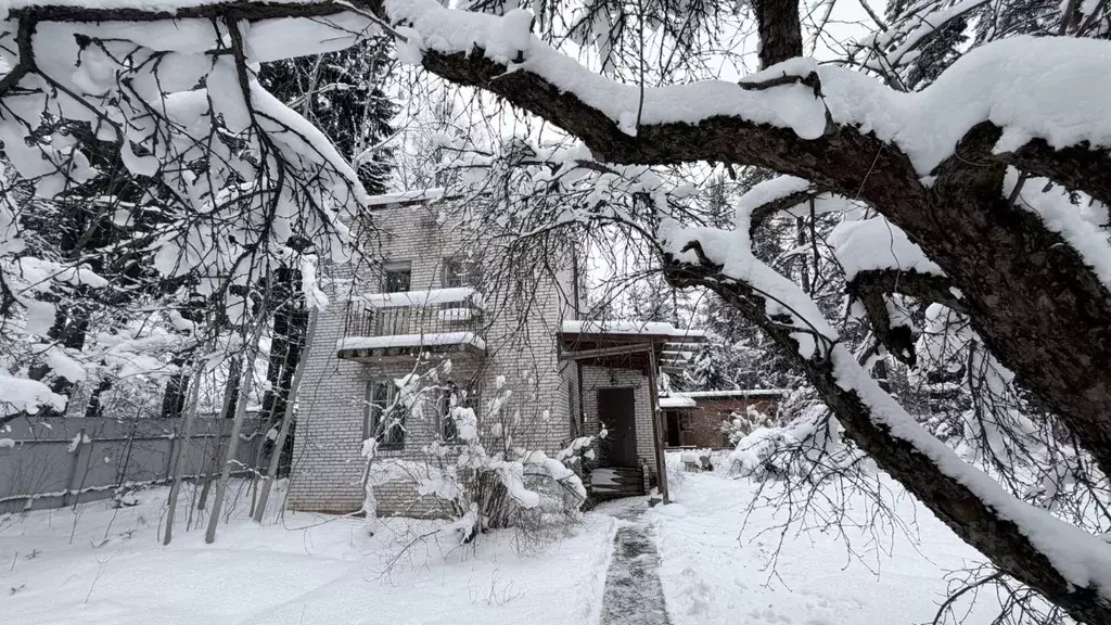 Дом в Ленинградская область, Гатчинский муниципальный округ, Вырица ... - Фото 1