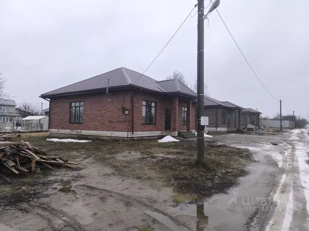 Дом в Брянская область, Брянский район, Снежское с/пос, с. Толмачево, ... - Фото 0