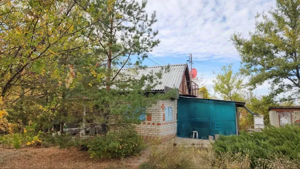 Дом в Саратовская область, Энгельсский район, Новопушкинское ... - Фото 0